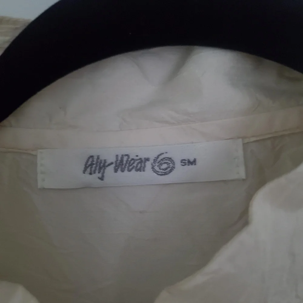 ALY WEAR 100% SILK WHITE KIMONO SLEEVE BUTTON DOWN BLOUSE - SIZE SM - Picture 3 of 5